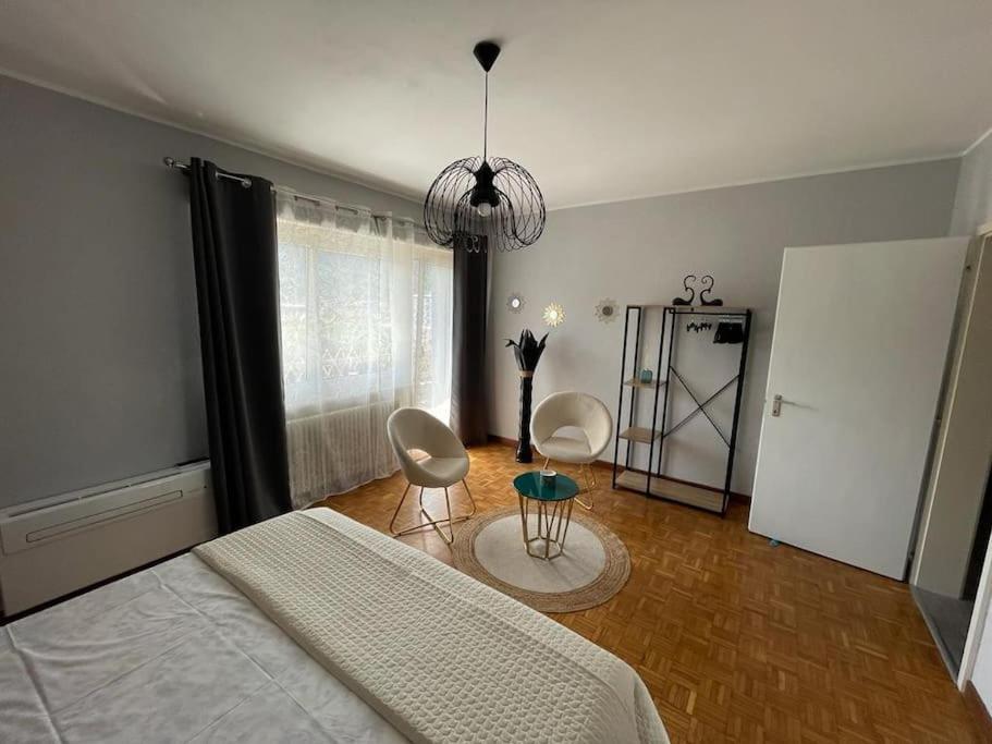 Charming Penthouse Near Como Lake ชิอาซโซ ภายนอก รูปภาพ