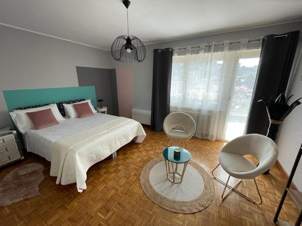Charming Penthouse Near Como Lake ชิอาซโซ ภายนอก รูปภาพ