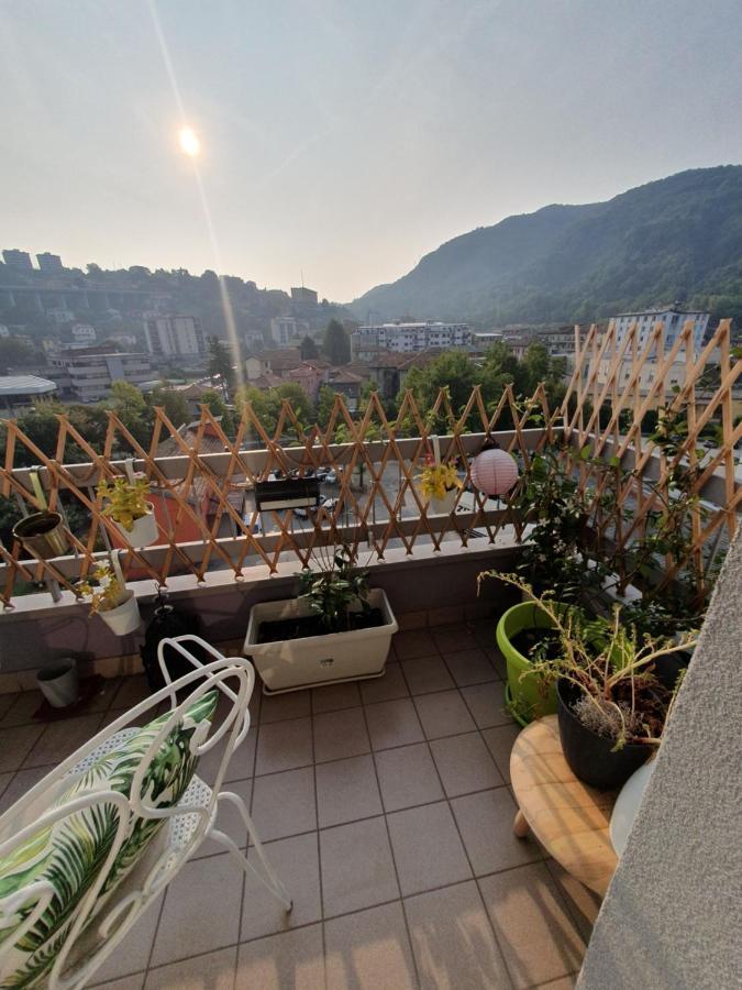 Charming Penthouse Near Como Lake ชิอาซโซ ภายนอก รูปภาพ